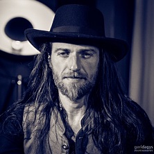 Estas Tonne