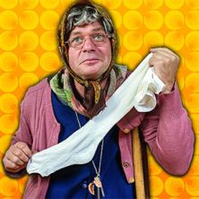 Markus Hirtler als Ermi-Oma