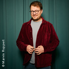 Maxi Gstettenbauer - KOMPLETT ABSURD / Wien Premiere