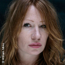 Birgit Minichmayr liest aus "Die souver&auml;ne Leserin" von