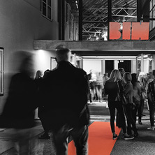 Die B&uuml;hne im Hof